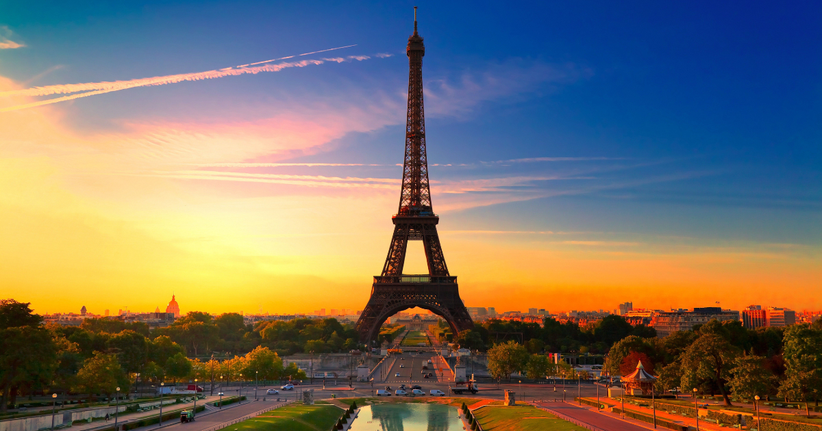 Flexible Paris Day Tour with Open Top Bus