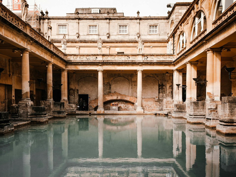 Stonehenge, Bath and Windsor Day Tour