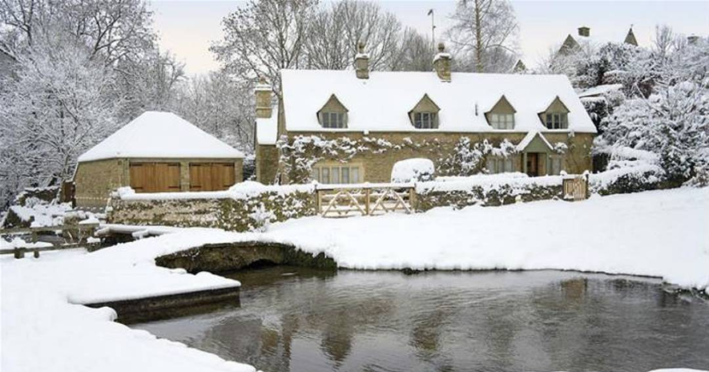 Boxing Day Tour of Oxford, Cotswolds, Stratford-upon-Avon and Warwick Castle