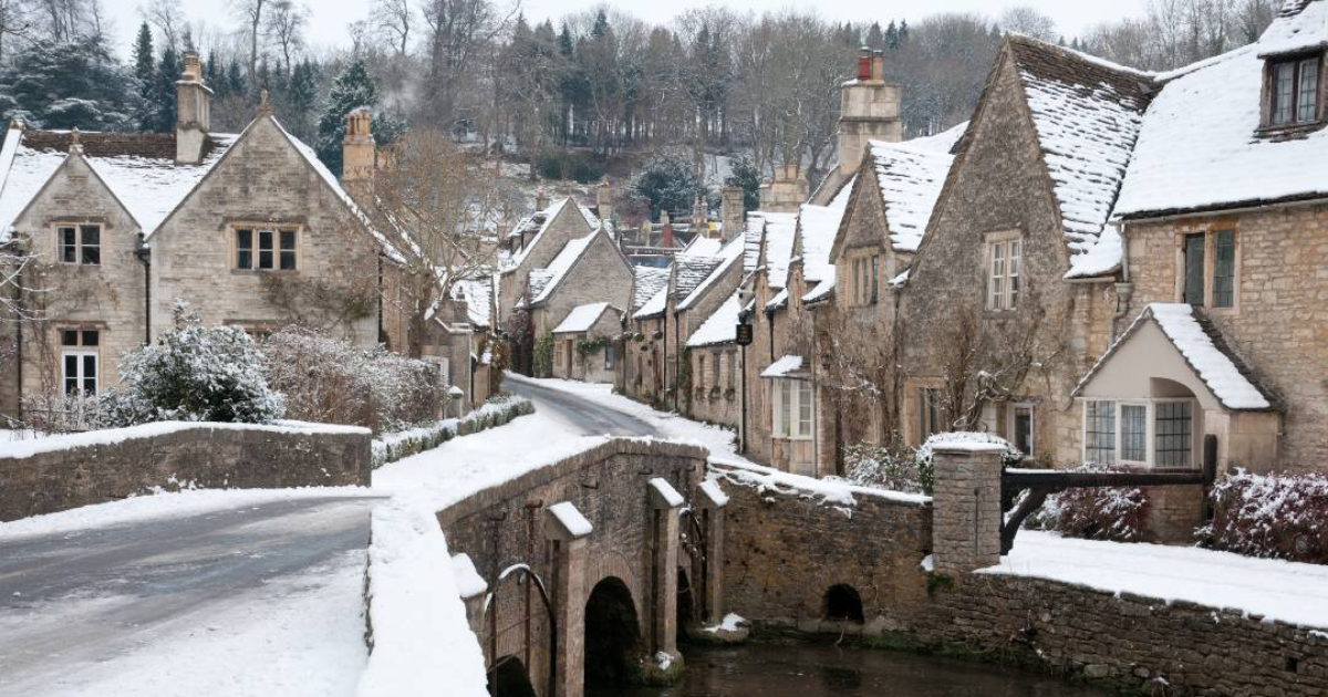 Christmas Day Tour Oxford, Cotswolds and Stratford-upon-Avon with Traditional Christmas Lunch