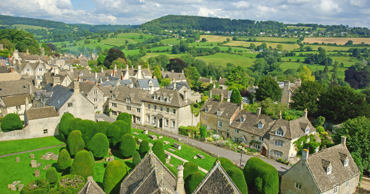 Christmas Eve Tour of Warwick Castle, Cotswolds, Stratford-upon-Avon and Oxford