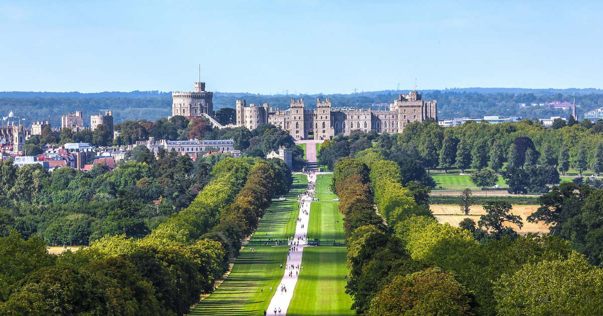Small Group UK Tour: 2 Days to Discover Windsor, Stonehenge, Bath & Oxford