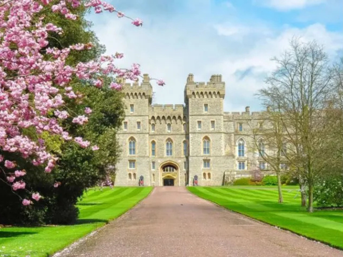 Windsor, Stonehenge, Lacock and Bath Tour