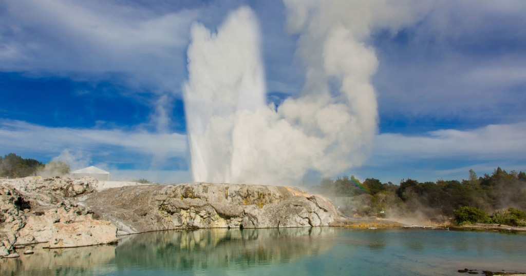 9 Day Tour of New Zealand with Auckland, Rotorua, Queenstown and Tekapo
